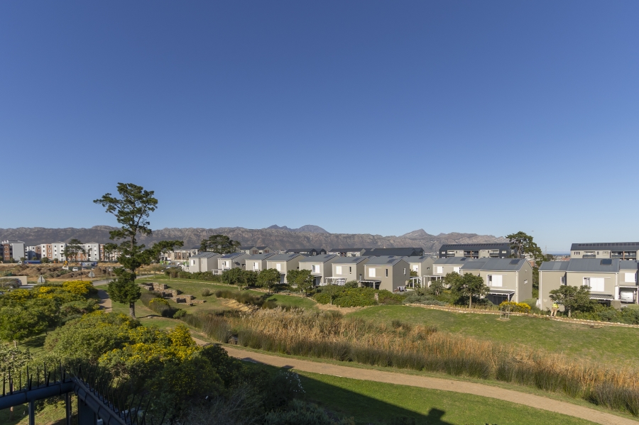 2 Bedroom Property for Sale in Somerset Lakes Western Cape